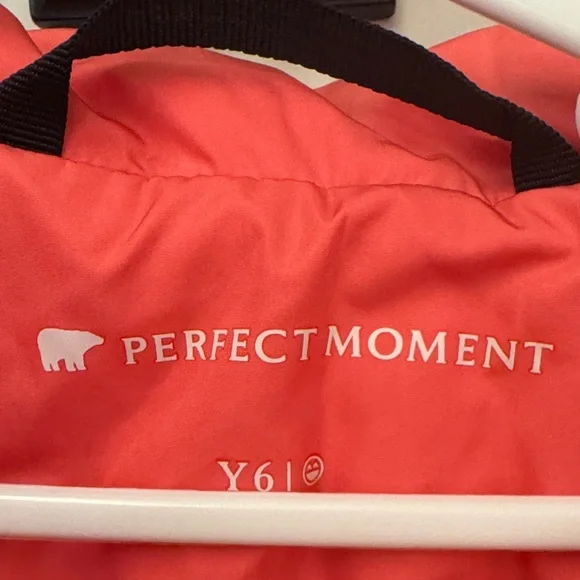 Perfect Moment ski jacket - Picture 2 of 7